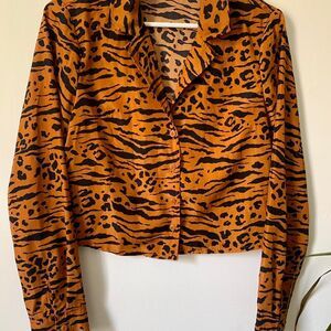 Le Lis Crop Button Up Blouse